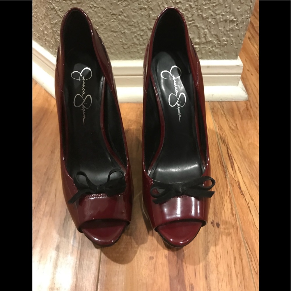 Jessica Simpson burgundy heels 4 inch